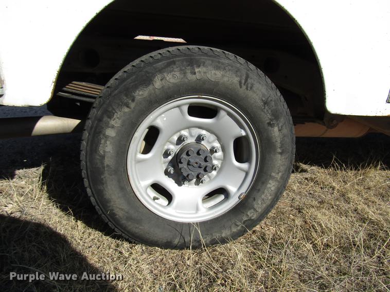 image for item FO9259 2011 Chevrolet Silverado 2500HD Ext. Cab utility bed pickup truck