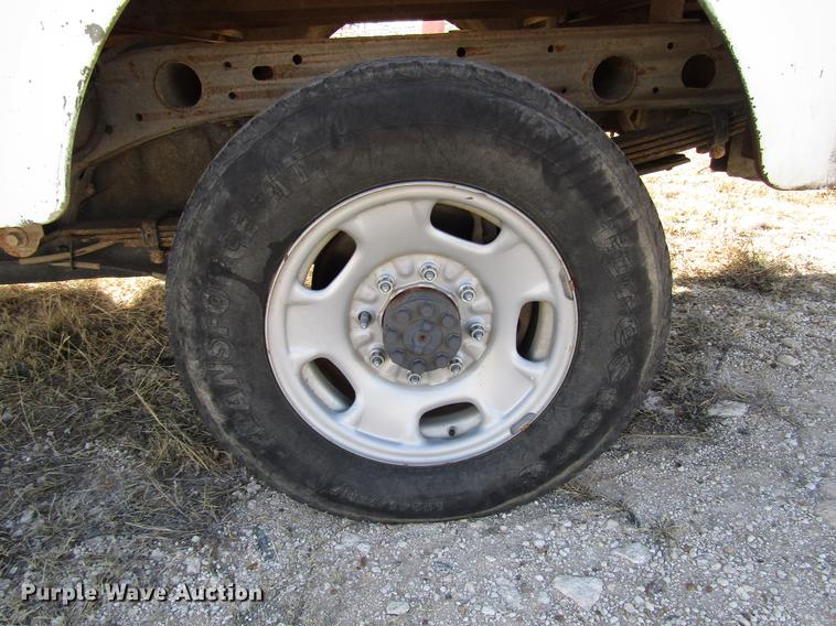 image for item FO9259 2011 Chevrolet Silverado 2500HD Ext. Cab utility bed pickup truck