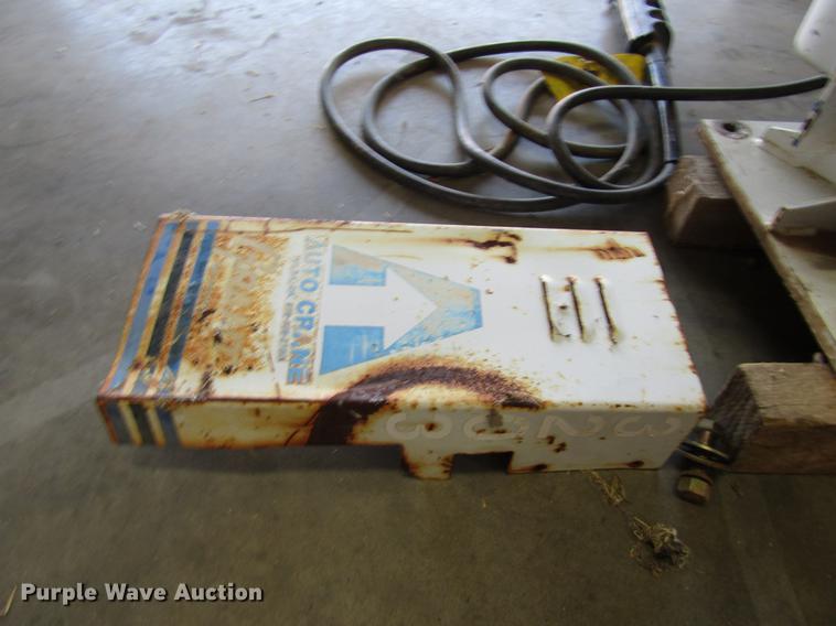 image for item FO9260 Auto Crane 3203 crane