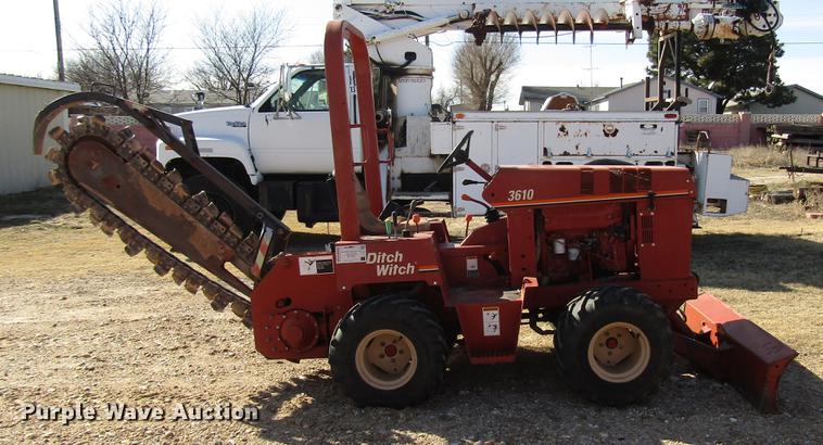 image for item FO9261 2002 Ditch Witch 3610 trencher