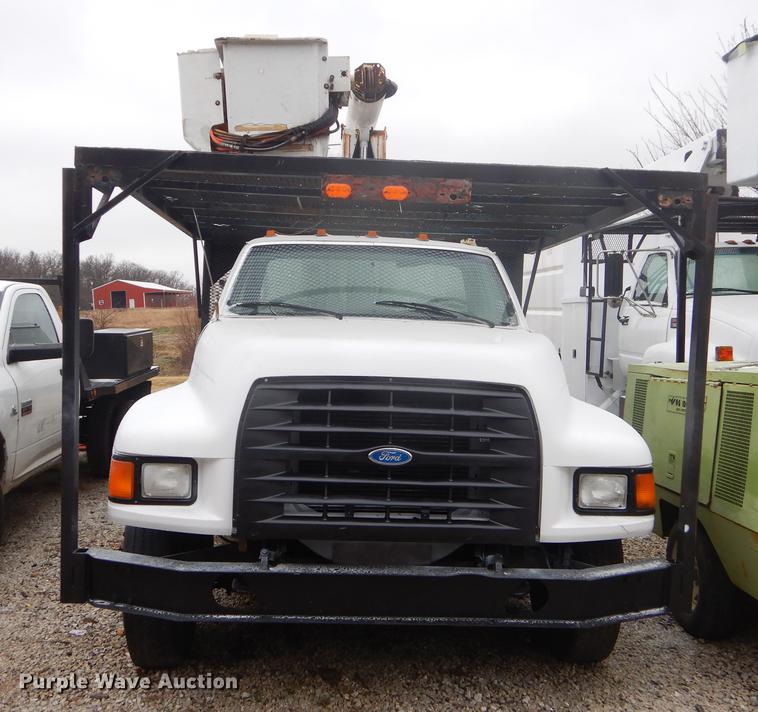 image for item FQ9543 1995 Ford F700 bucket truck