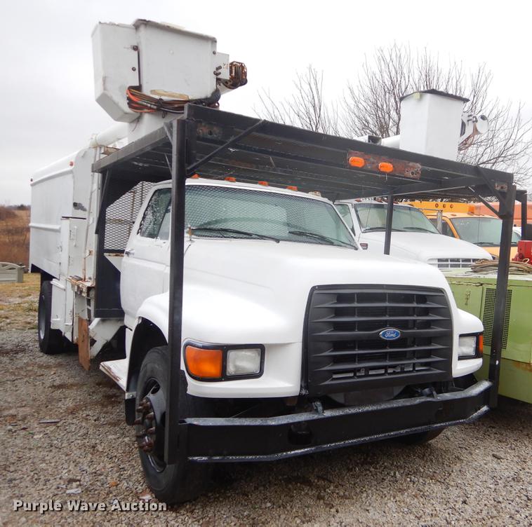 image for item FQ9543 1995 Ford F700 bucket truck