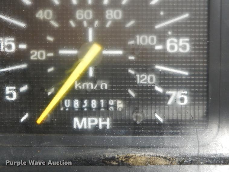 image for item FQ9543 1995 Ford F700 bucket truck