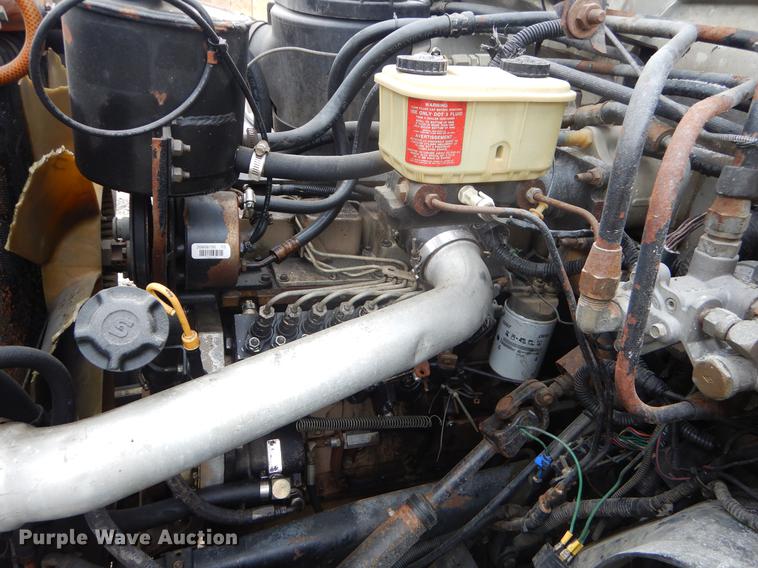 image for item FQ9543 1995 Ford F700 bucket truck