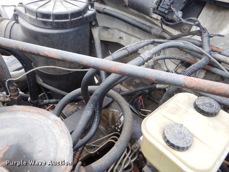 image for item FQ9543 1995 Ford F700 bucket truck