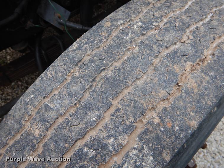 image for item FQ9543 1995 Ford F700 bucket truck