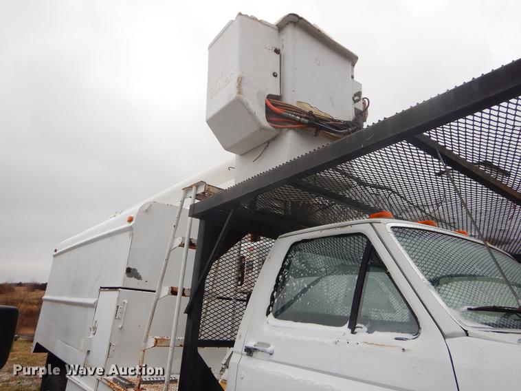 image for item FQ9543 1995 Ford F700 bucket truck