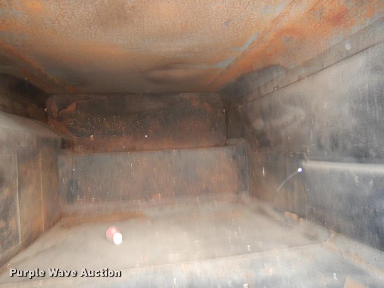 image for item FQ9543 1995 Ford F700 bucket truck