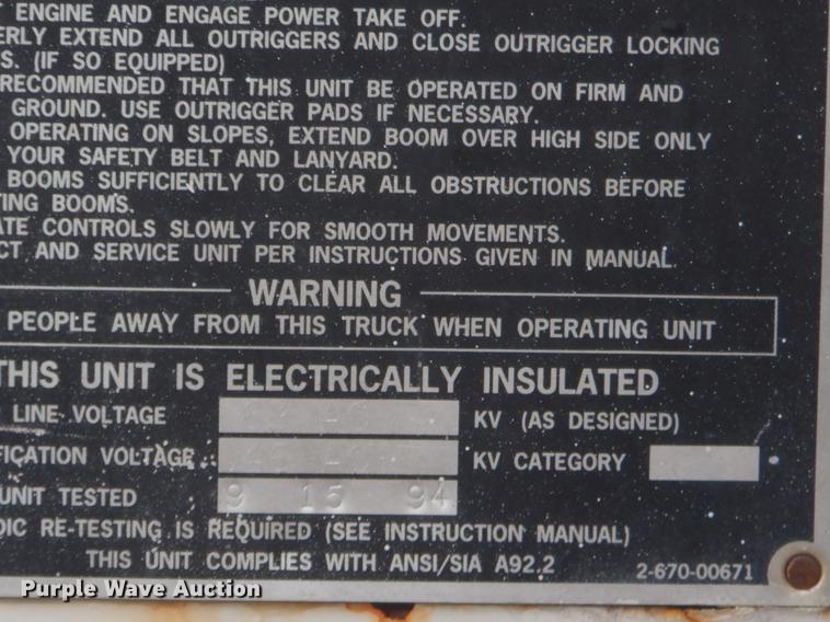 image for item FQ9543 1995 Ford F700 bucket truck