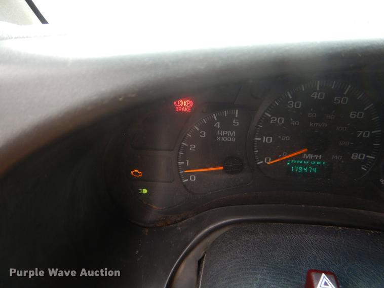 image for item FQ9546 2007 Chevrolet C5500 Crew Cab dump truck