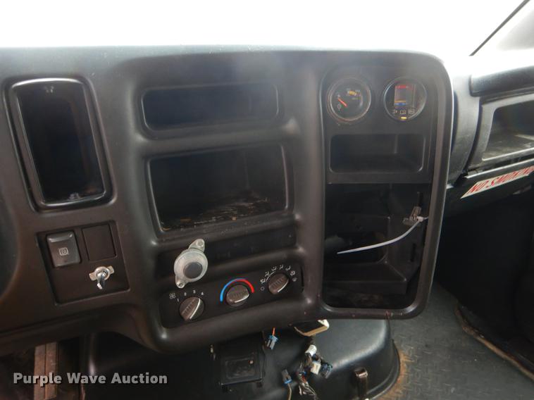 image for item FQ9546 2007 Chevrolet C5500 Crew Cab dump truck