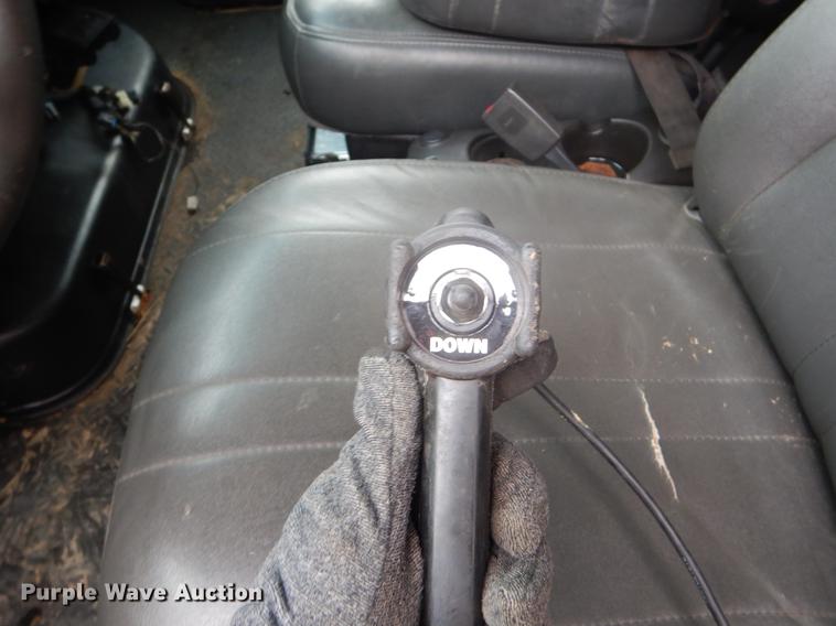 image for item FQ9546 2007 Chevrolet C5500 Crew Cab dump truck