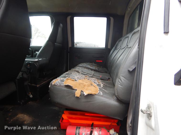 image for item FQ9546 2007 Chevrolet C5500 Crew Cab dump truck