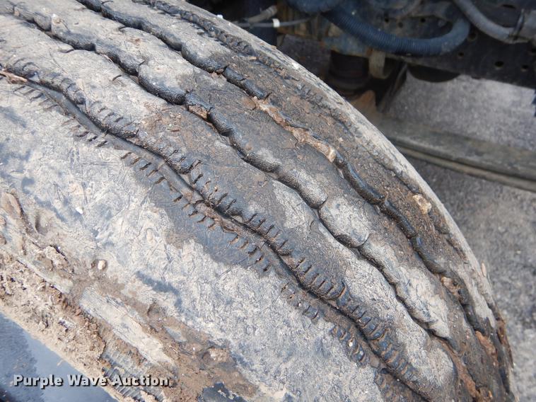 image for item FQ9546 2007 Chevrolet C5500 Crew Cab dump truck