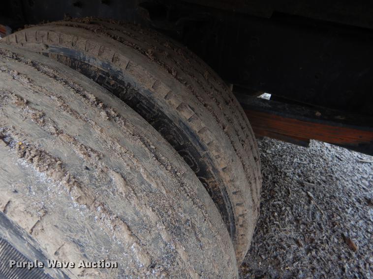 image for item FQ9546 2007 Chevrolet C5500 Crew Cab dump truck