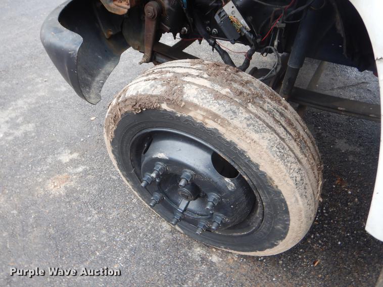 image for item FQ9546 2007 Chevrolet C5500 Crew Cab dump truck