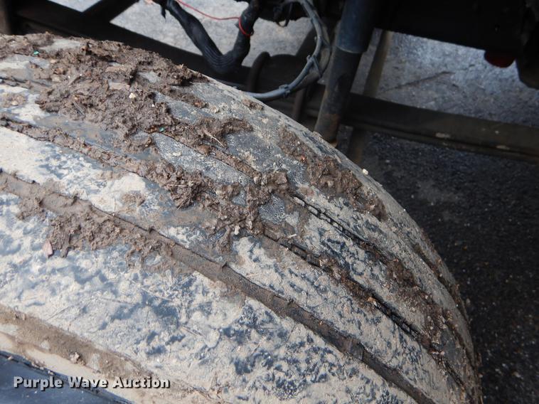 image for item FQ9546 2007 Chevrolet C5500 Crew Cab dump truck