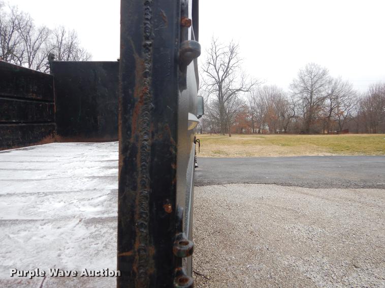 image for item FQ9546 2007 Chevrolet C5500 Crew Cab dump truck