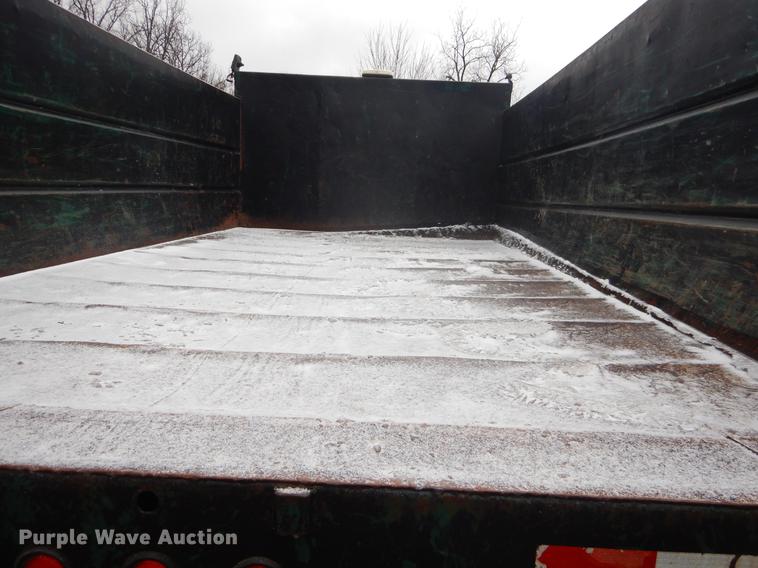 image for item FQ9546 2007 Chevrolet C5500 Crew Cab dump truck