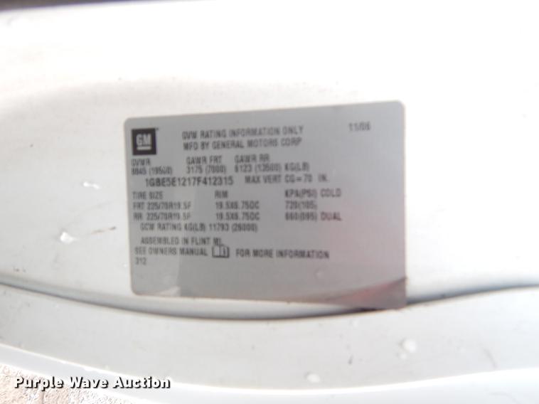 image for item FQ9546 2007 Chevrolet C5500 Crew Cab dump truck