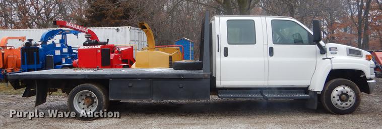 image for item FQ9548 2003 GMC C5500 flatbed truck
