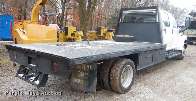 image for item FQ9548 2003 GMC C5500 flatbed truck