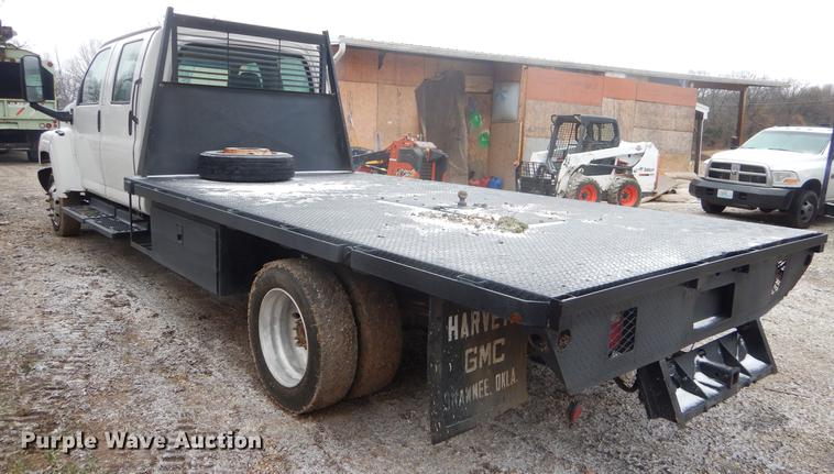 image for item FQ9548 2003 GMC C5500 flatbed truck