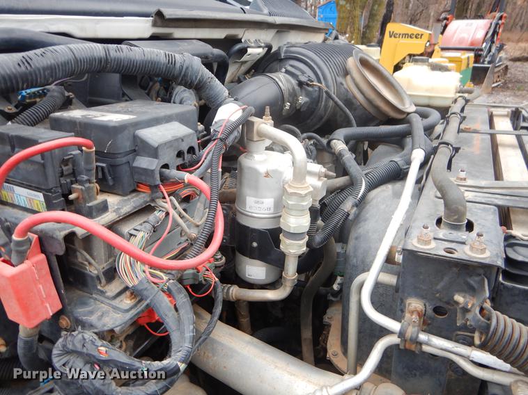 image for item FQ9548 2003 GMC C5500 flatbed truck