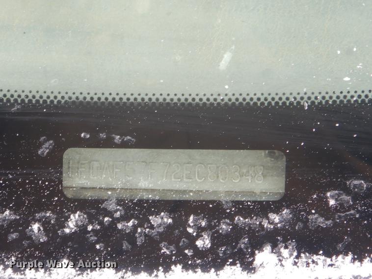 image for item FQ9549 2002 Ford F550 flatbed pickup truck