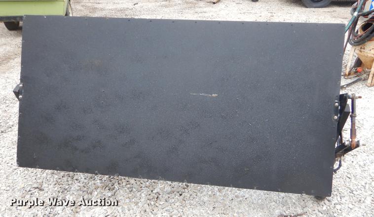 image for item FQ9549 2002 Ford F550 flatbed pickup truck