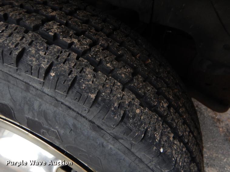 image for item FQ9550 2005 Chevrolet Express G3500 shuttle bus