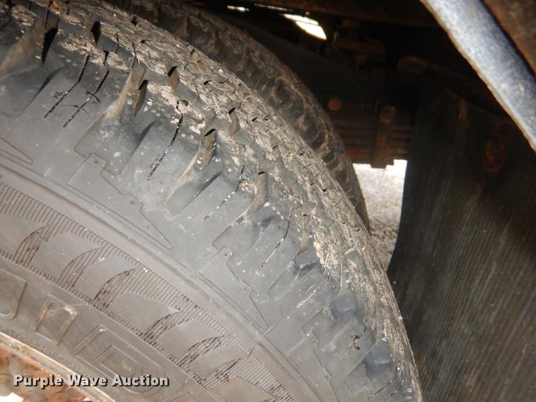 image for item FQ9550 2005 Chevrolet Express G3500 shuttle bus