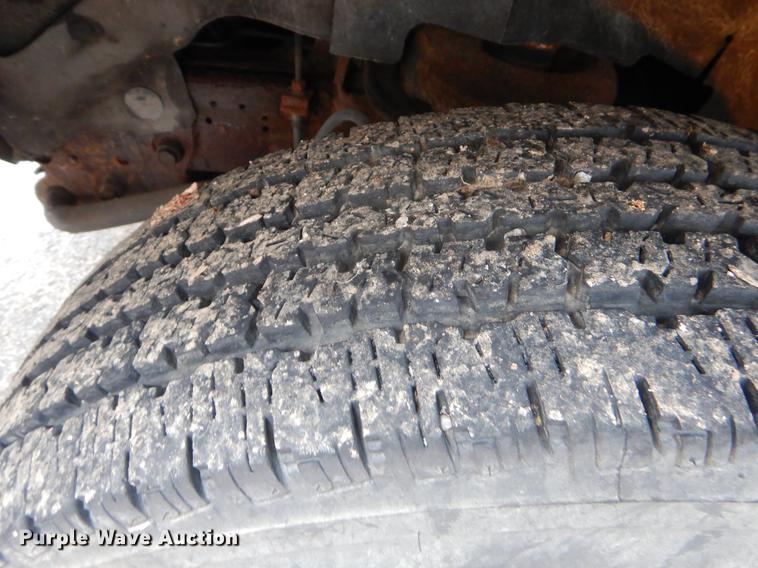 image for item FQ9550 2005 Chevrolet Express G3500 shuttle bus