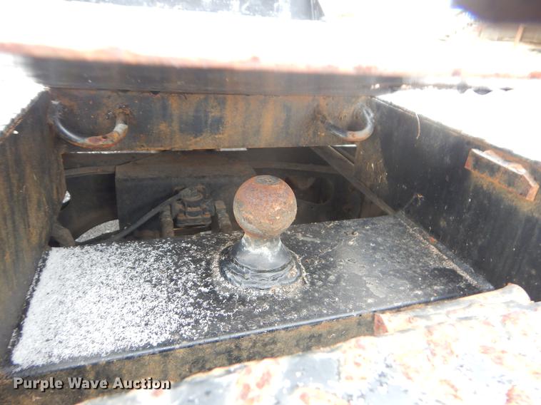 image for item FQ9551 2000 International 4700 flatbed truck