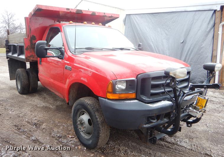 image for item FQ9553 2001 Ford F350 Super Duty dump bed pickup truck