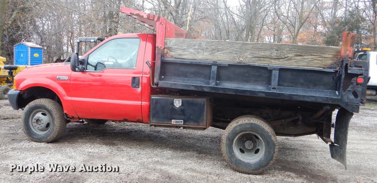 image for item FQ9553 2001 Ford F350 Super Duty dump bed pickup truck