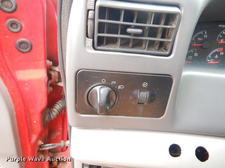 image for item FQ9553 2001 Ford F350 Super Duty dump bed pickup truck