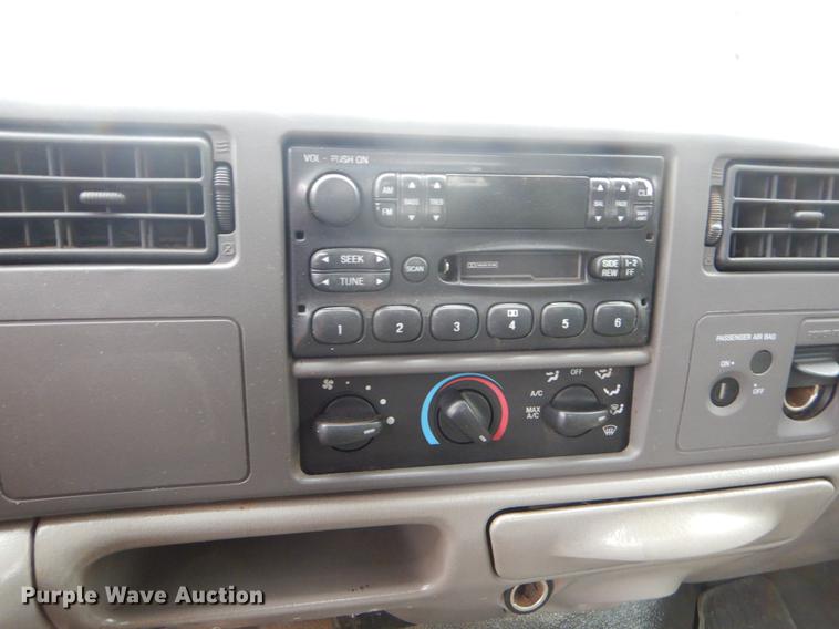 image for item FQ9553 2001 Ford F350 Super Duty dump bed pickup truck