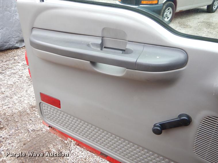 image for item FQ9553 2001 Ford F350 Super Duty dump bed pickup truck