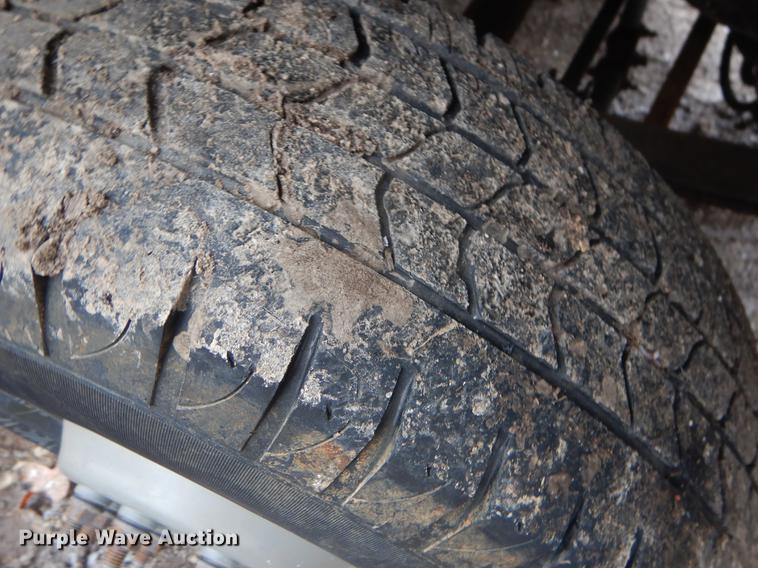 image for item FQ9553 2001 Ford F350 Super Duty dump bed pickup truck