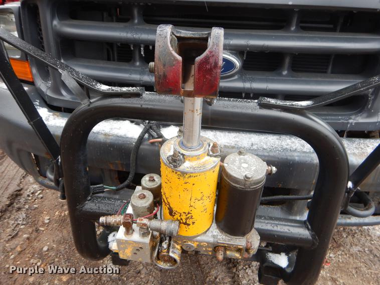 image for item FQ9553 2001 Ford F350 Super Duty dump bed pickup truck