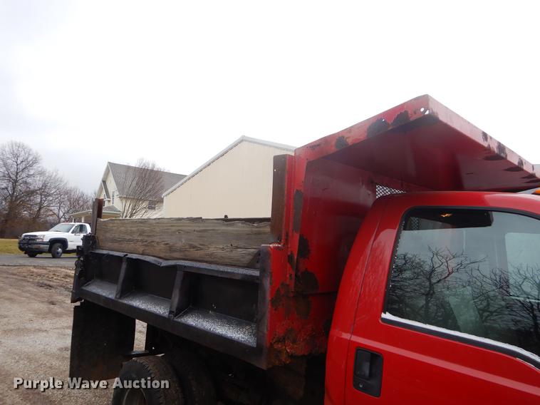 image for item FQ9553 2001 Ford F350 Super Duty dump bed pickup truck