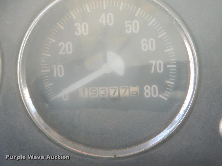 image for item FQ9556 1974 International Fleetstar 2010 grain truck