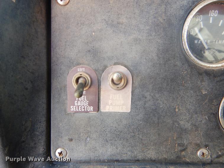 image for item FQ9556 1974 International Fleetstar 2010 grain truck