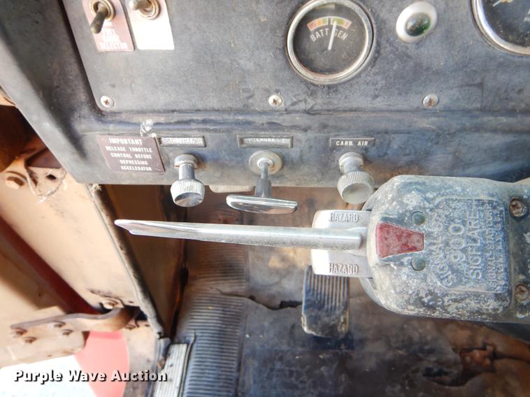 image for item FQ9556 1974 International Fleetstar 2010 grain truck