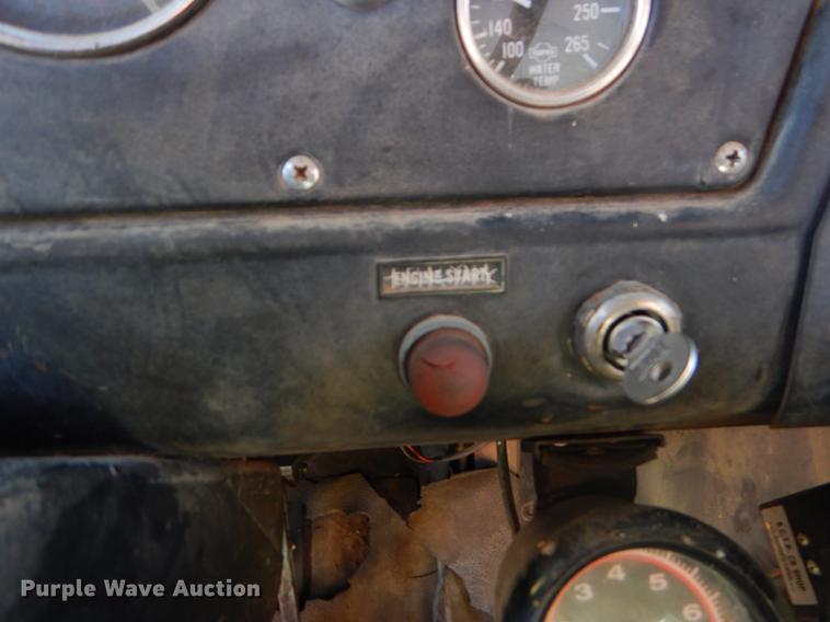 image for item FQ9556 1974 International Fleetstar 2010 grain truck