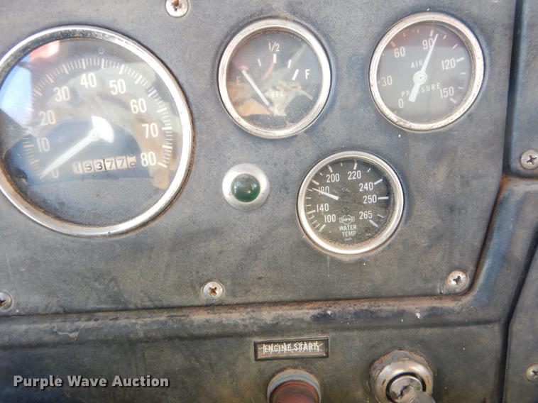 image for item FQ9556 1974 International Fleetstar 2010 grain truck