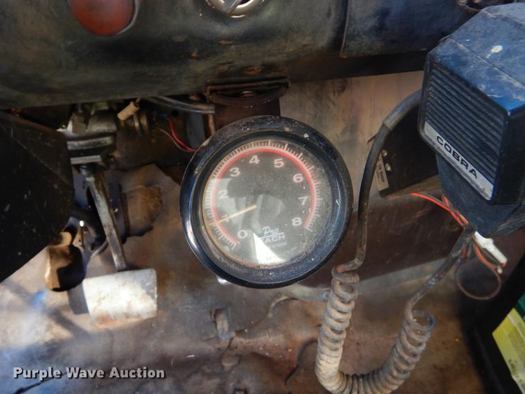 image for item FQ9556 1974 International Fleetstar 2010 grain truck