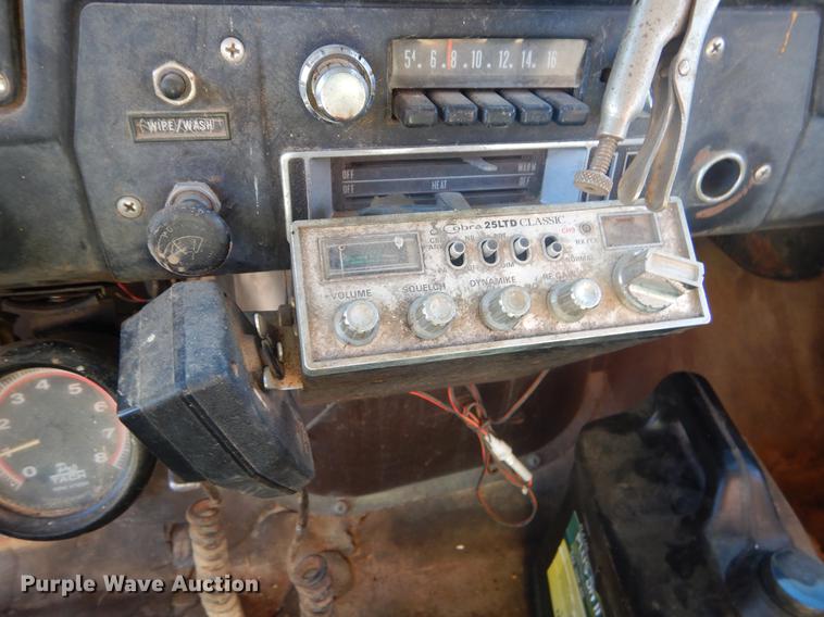 image for item FQ9556 1974 International Fleetstar 2010 grain truck