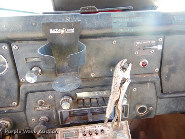 image for item FQ9556 1974 International Fleetstar 2010 grain truck